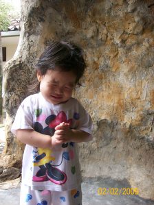 23-month-old Ellice knows how to pray